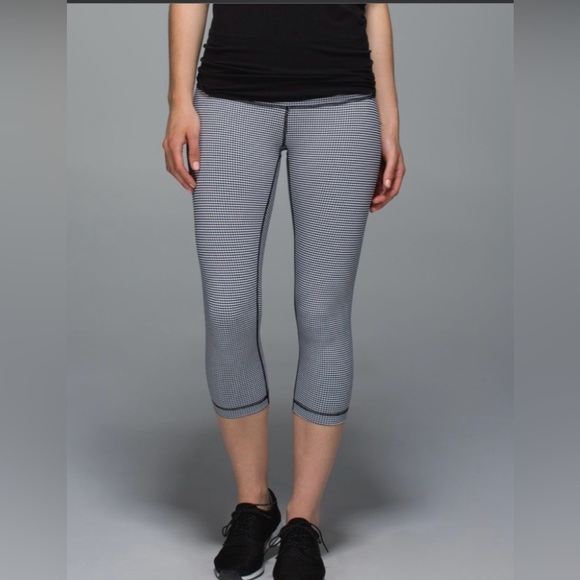 Lululemon Wunder Under Crop II (Roll Down)
Gingham Luon White Black Size 4. - Picture 2 of 7